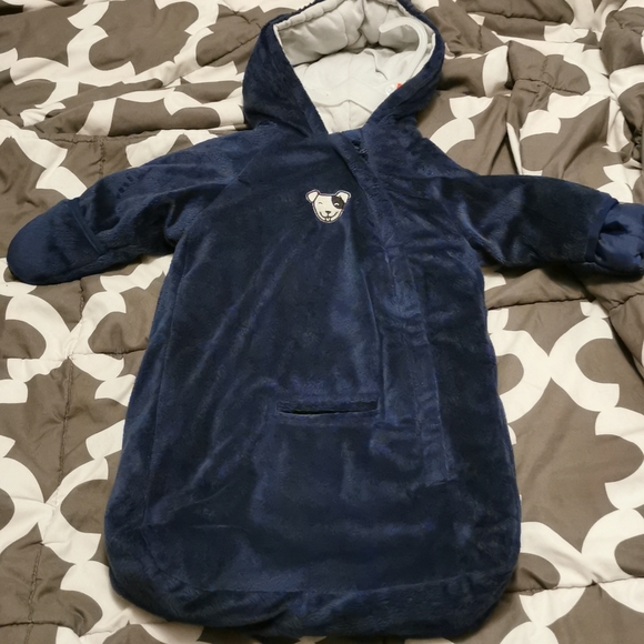 A baby jacket - Picture 1 of 2